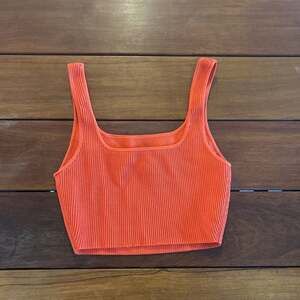 Aritzia Babaton Sculpt Knit Square Neck Cropped Tank Top in Orange